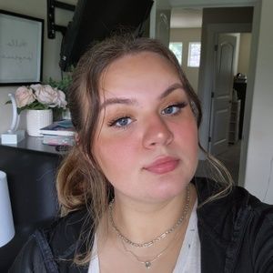 Meet your Posher, Ariana